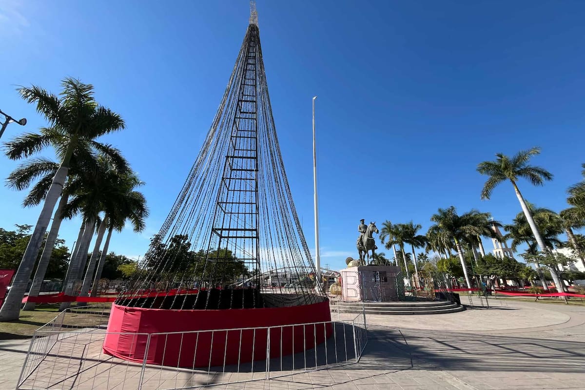 Investigan robo de cableado de árbol navideño municipal en Ciudad Obregón