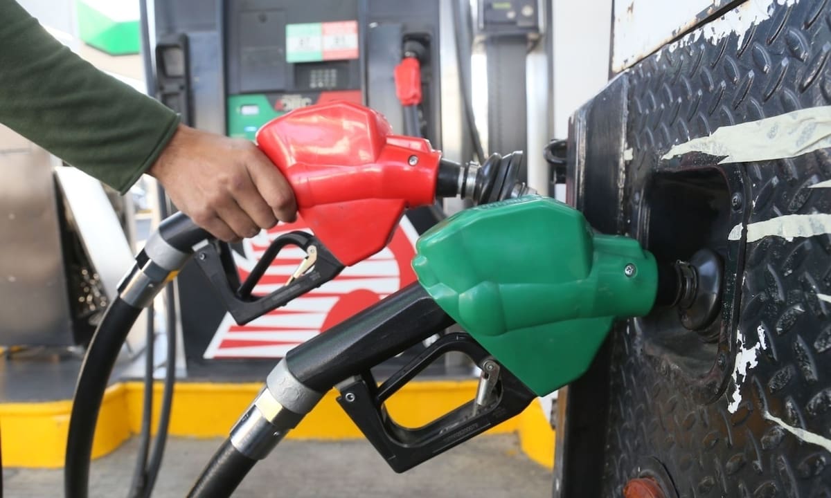 Los automovilistas que consumen gasolina Premium deberán pagar el 100% de la cuota| Archivo GH