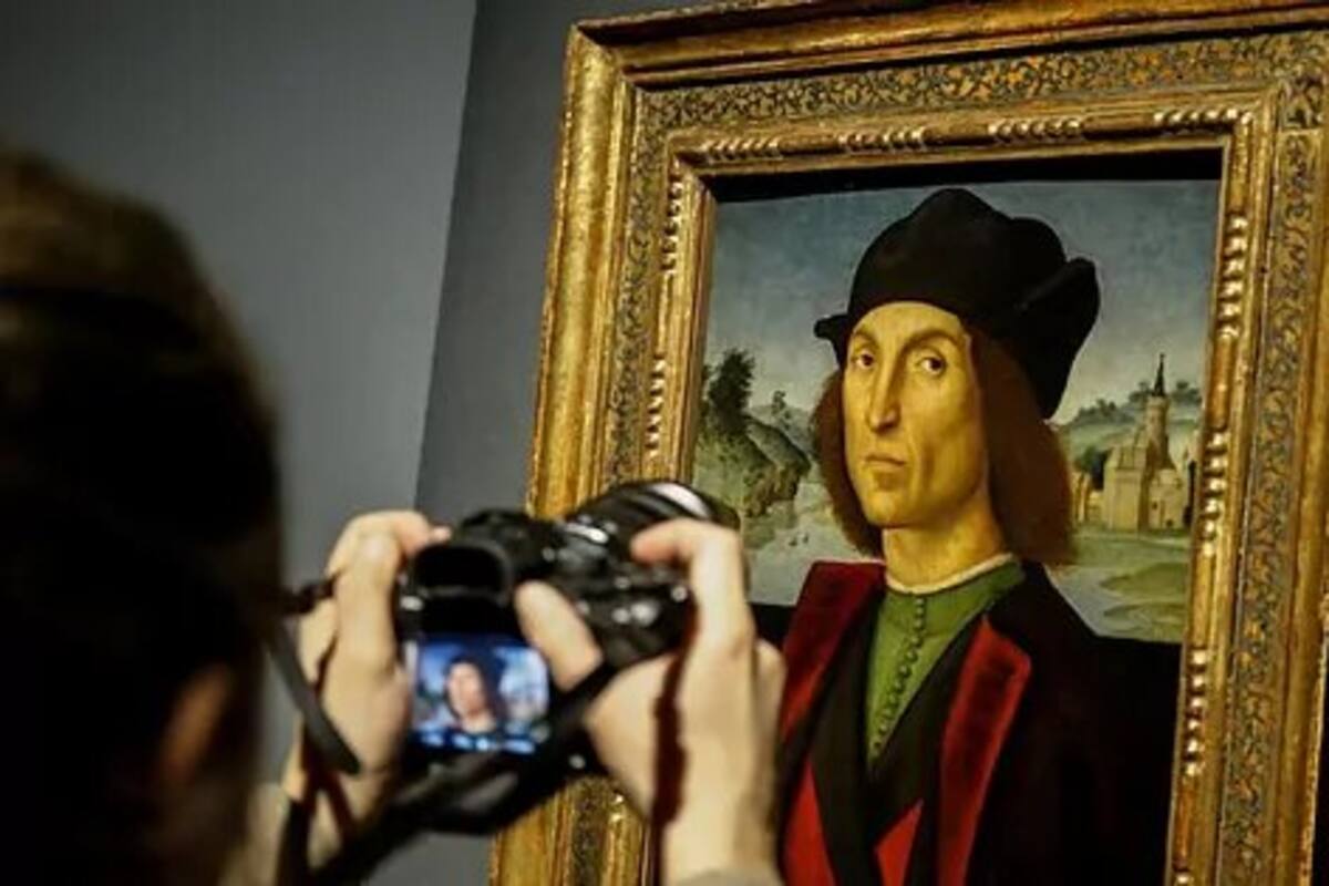 Reina Isabel extiende préstamo de obras del pintor Rafael a Italia