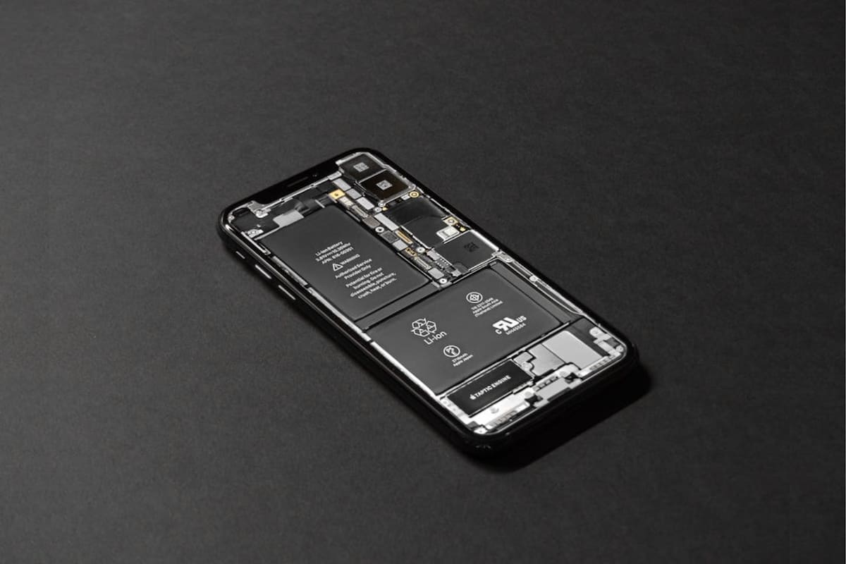 Unión Europea obligará a que los celulares tengan baterías fáciles de quitar y cambiar por el usuario, para alargar la vida de los teléfonos y reducir residuos electrónicos