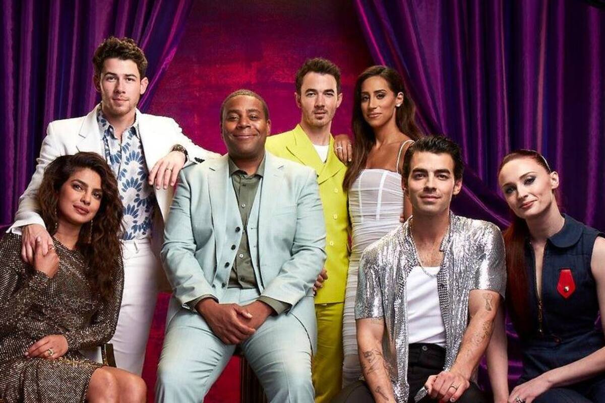Los Jonas Brothers estrenan su especial de comedia "Family Roast"