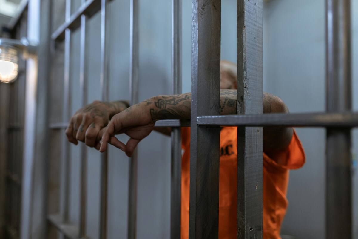 Escapó 2 veces de prisión de colorado porque era golpeado y demandó a la cárcel