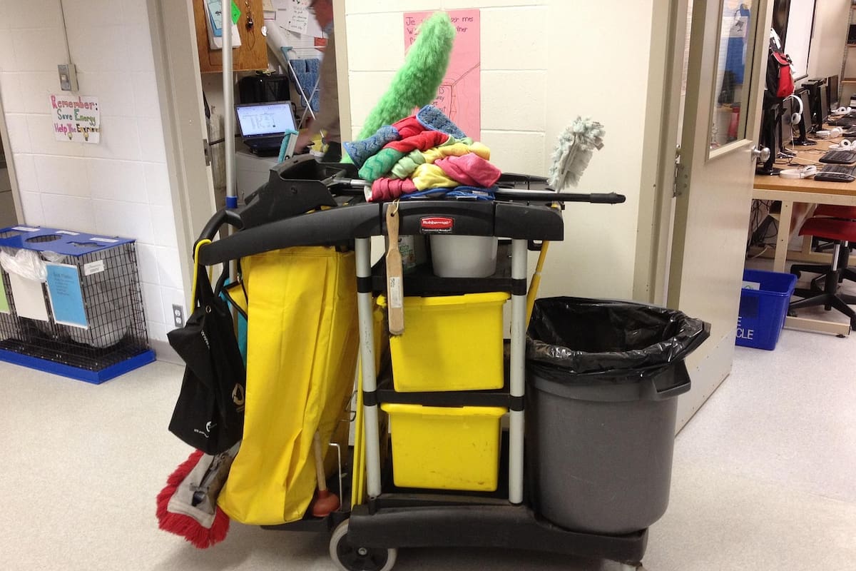 Se niegan escuelas primarias de SLRC a recibir a conserje removido