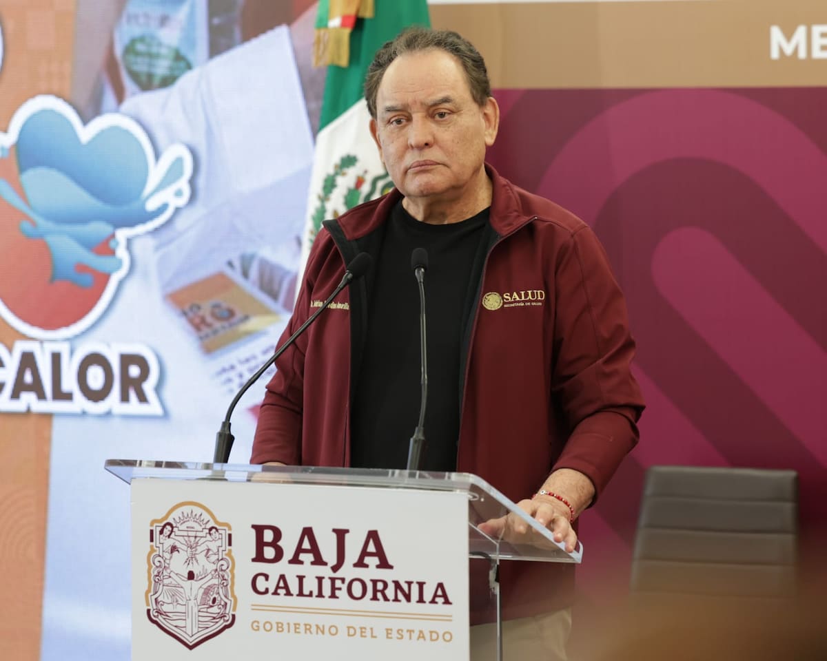 Medina Amarillas destacó que los puntos de hidratación comunitarios pasaron de 120 a más de 350. │Foto: Javier Gallegos/Cortesía