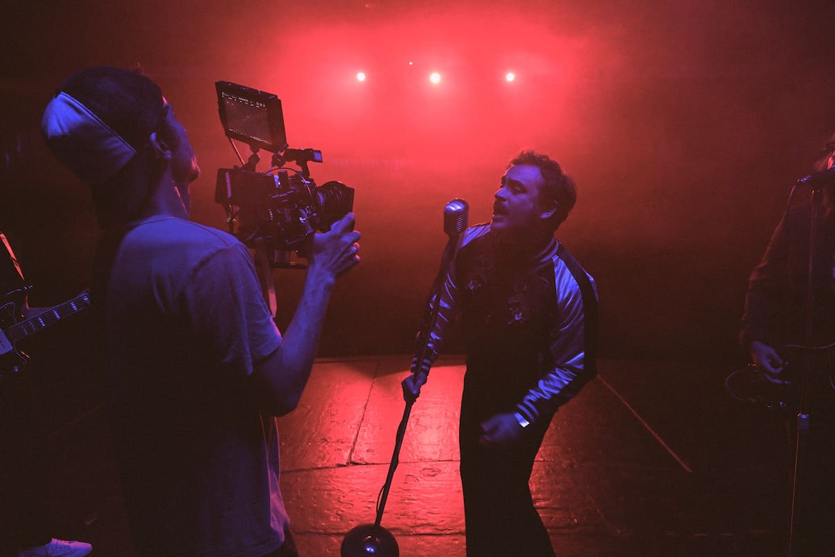 Luis Humberto Navejas, vocalista de Enjambre, adelantó que “Daños Luz” marcará una nueva etapa creativa para la banda.