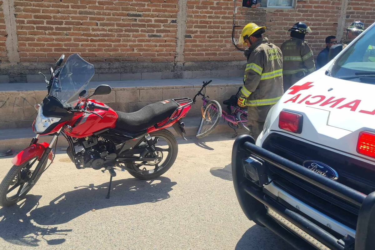 Dos heridos en choque de moto y bicicleta en Hermosillo