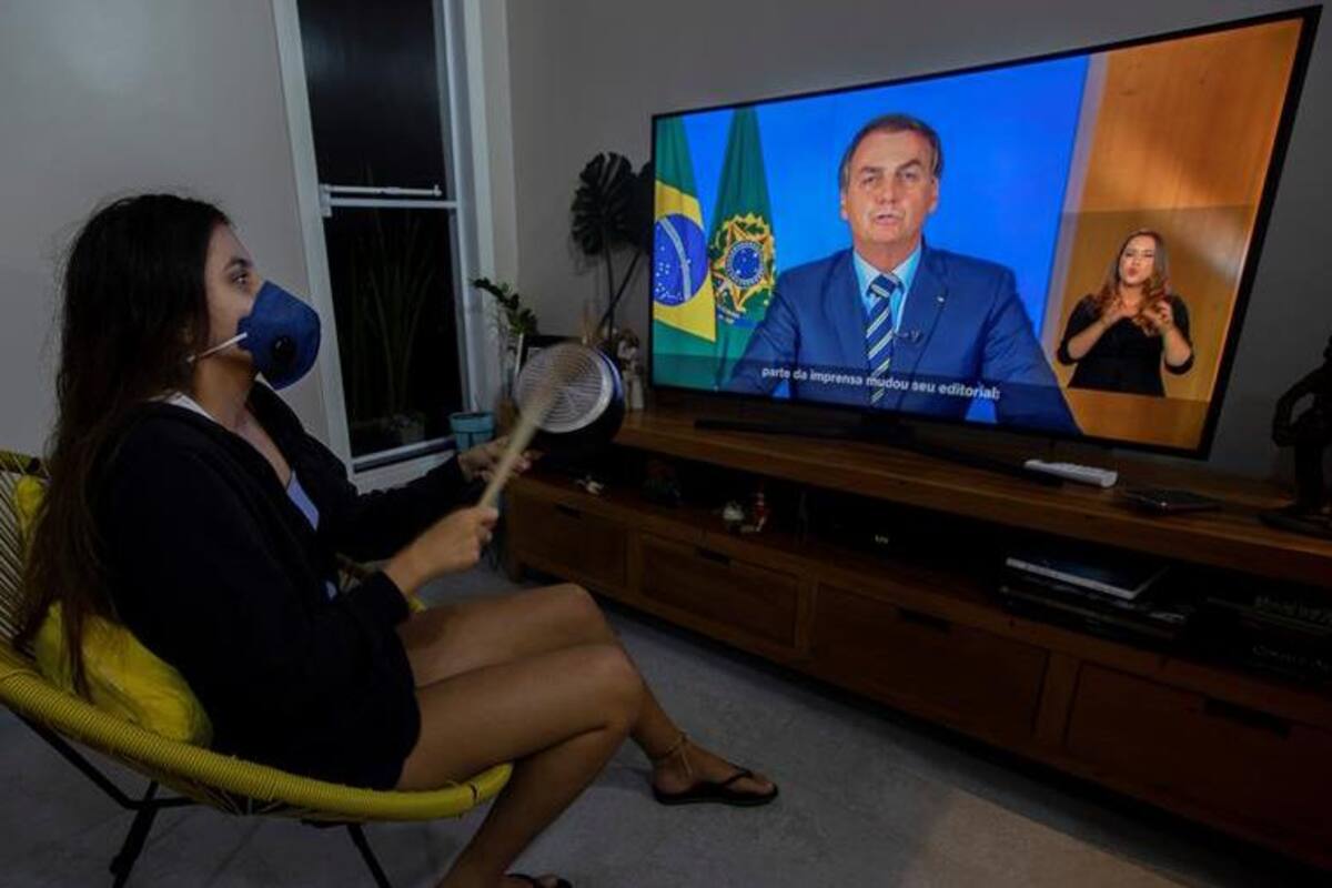 Bolsonaro dice que el coronavirus es una "gripecita"