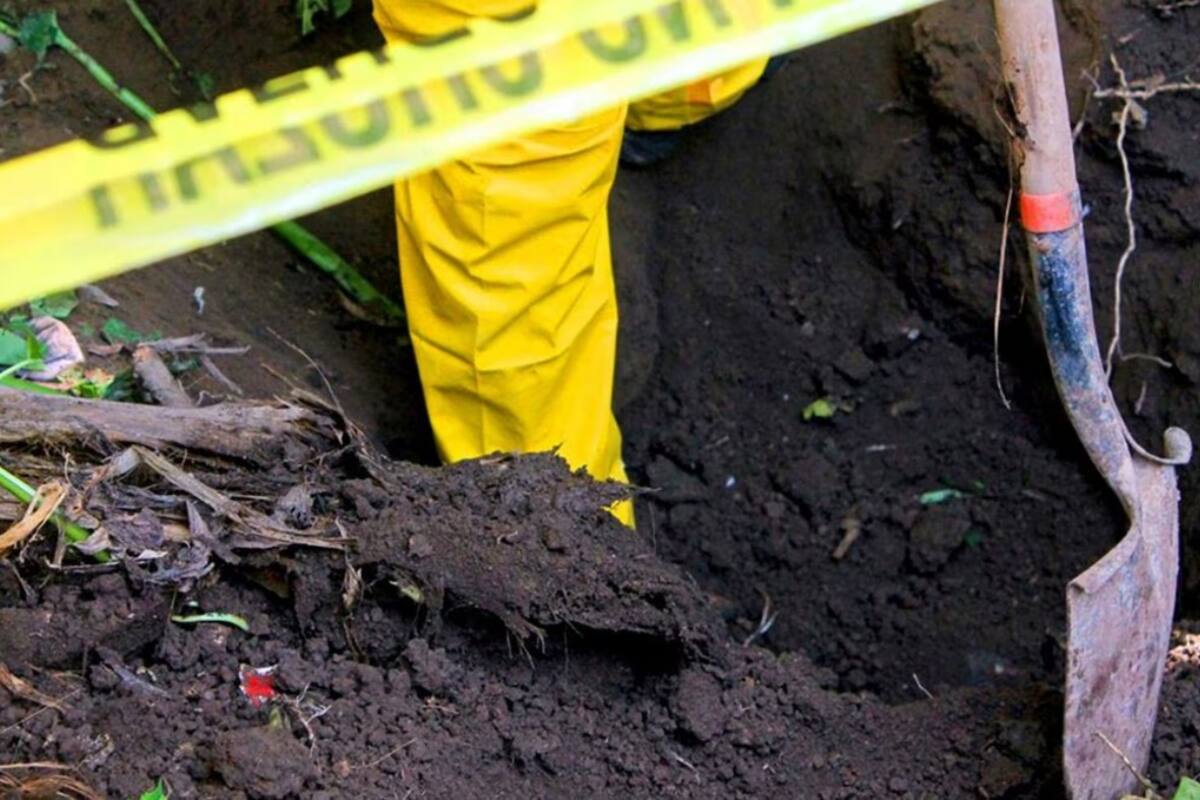 Hallan once cuerpos en fosa clandestina en Tarímbaro, Michoacán