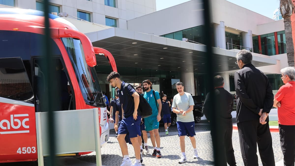 Selección de Irán rumbo a su entrenamiento en Tijuana