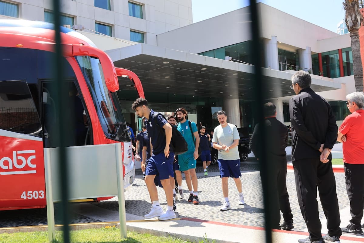 El representativo iraní realizó este lunes su segundo día de actividades en Tijuana, donde entrenó en el Estadio Caliente bajo un amplio operativo de seguridad. Foto: Sergio Ortiz