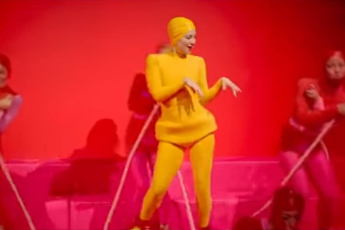 Sia lanza nuevo video del tema “1+1”, protagonizado por Kate Hudson