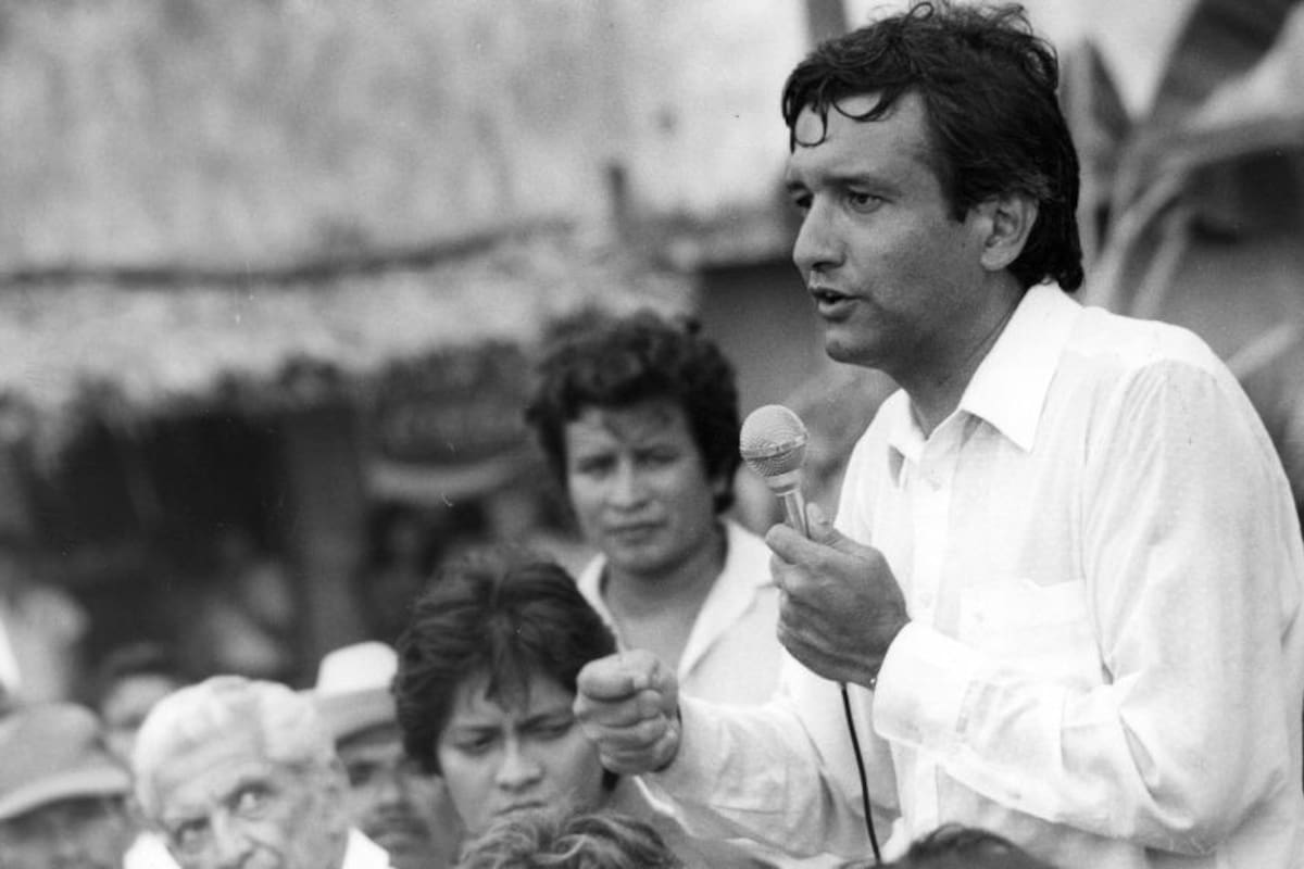 AMLO joven: estudios, familia y muerte de hermano