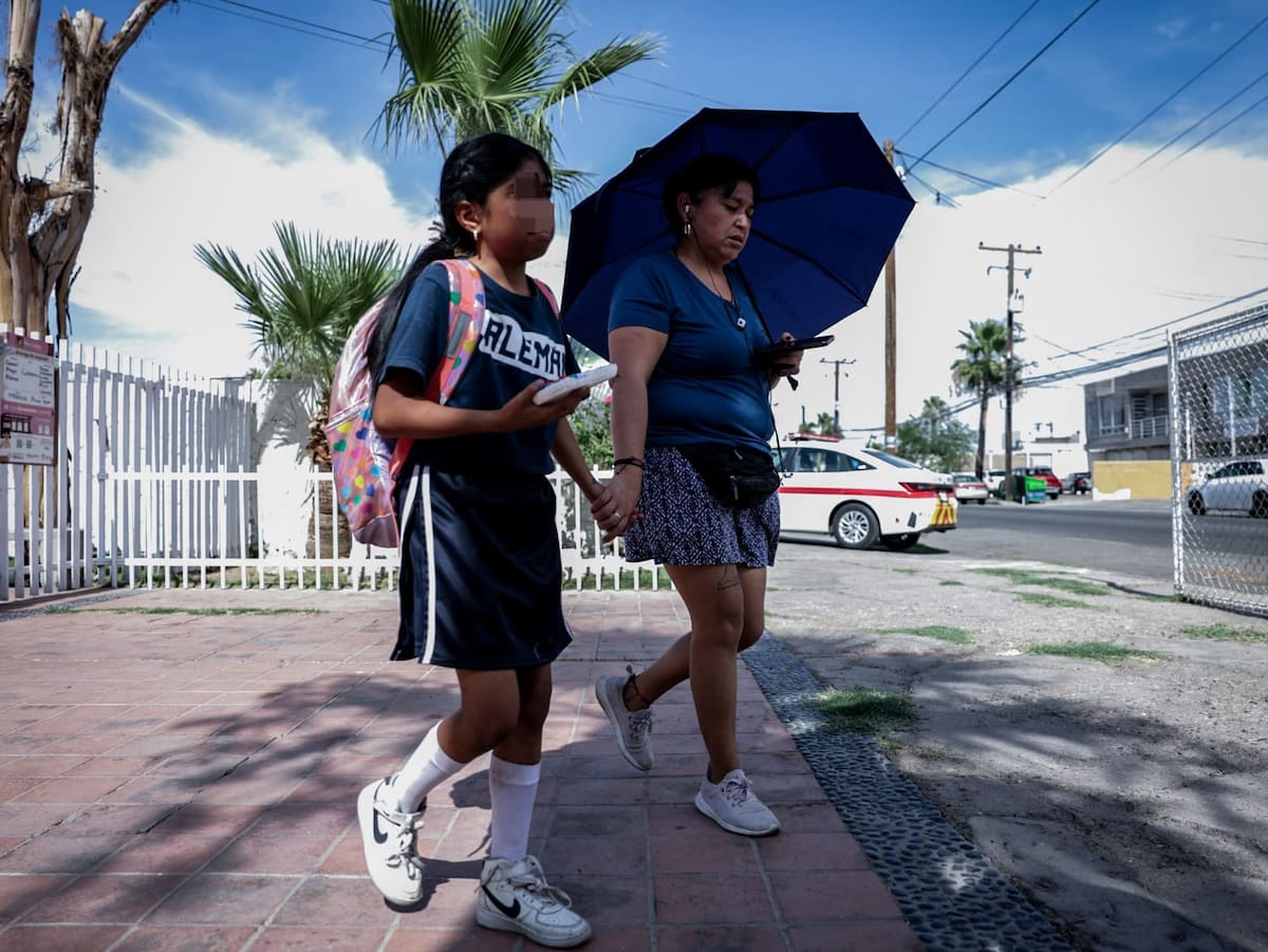 Al menos ocho estudiantes de diferentes planteles educativos han requerido atención por afectaciones relacionadas con las altas temperaturas durante la presente temporada de calor en Mexicali.│Foto: Javier Gallegos