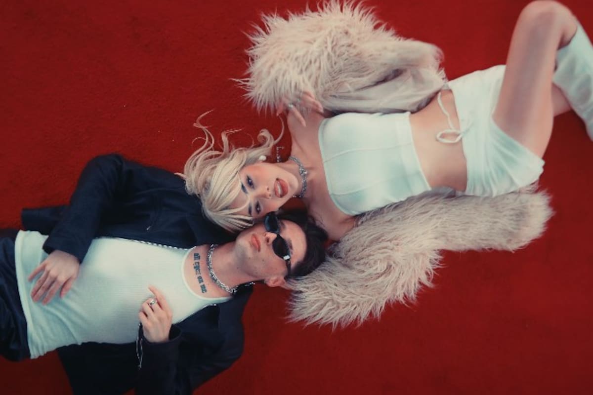 Peso Pluma y Kenia Os lanzan video musical inspirado en “Tommy y Pamela”