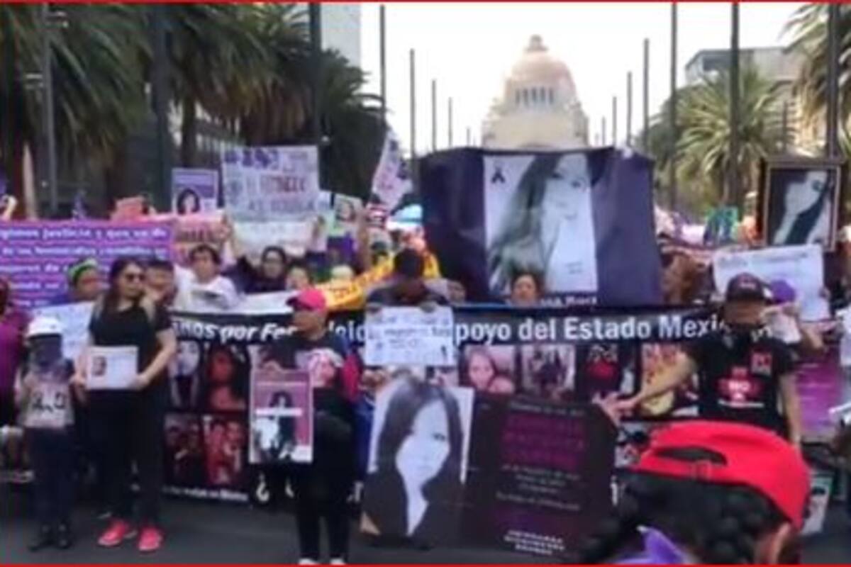 Imágenes y videos de la marcha feminista en la CDMX
