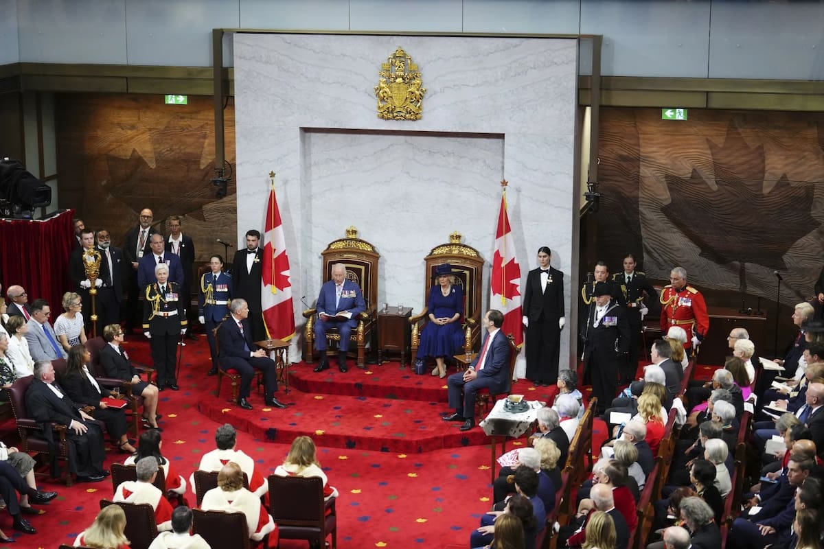 El rey Carlos pronuncia el discurso desde el trono en el Senado en Ottawa, Canadá, el martes 27 de mayo de 2025. | Crédito: Sean Kilpatrick/The Canadian Press vía AP