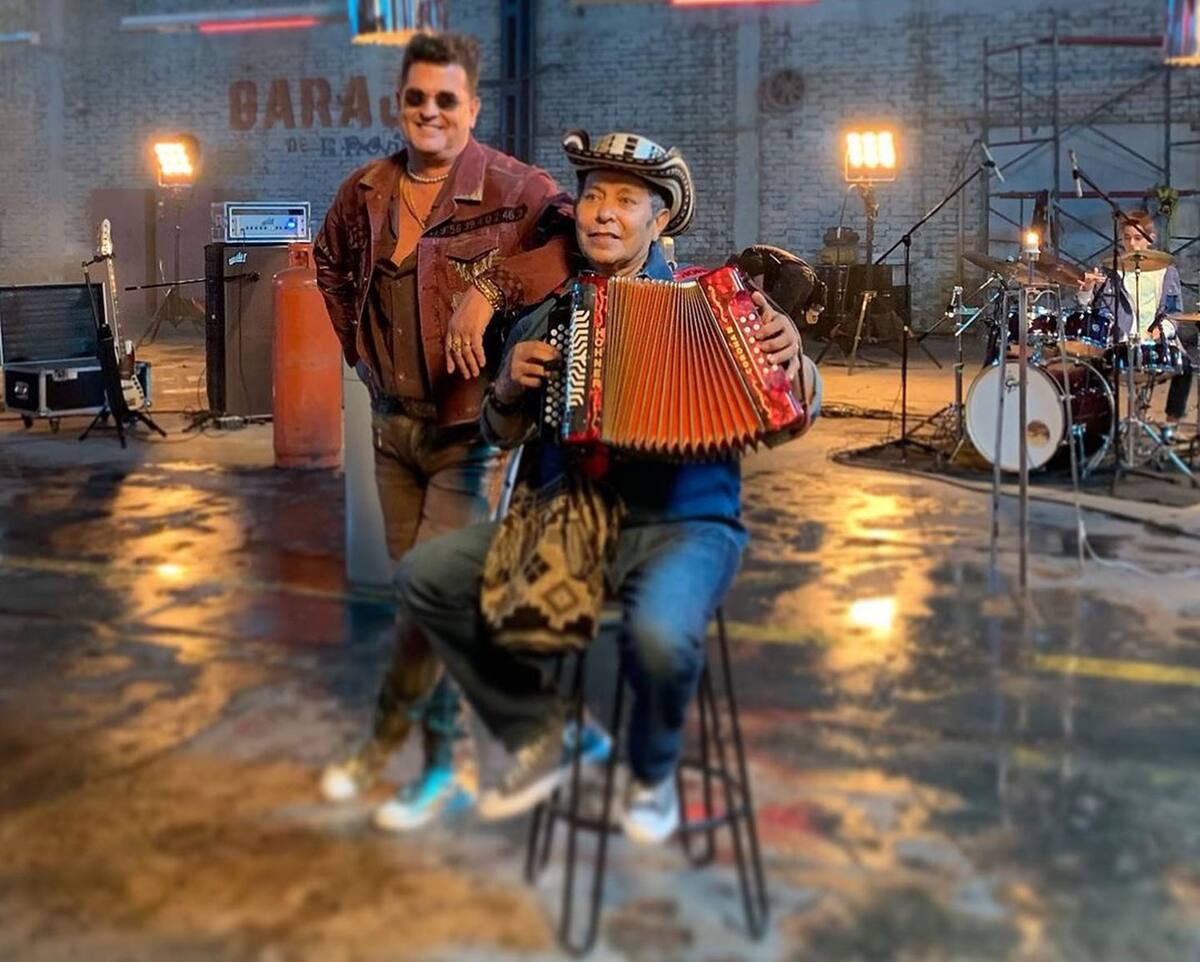 Carlos Vives expresó, sin poder contener las lágrimas, que siempre recordará a Cuadrado con el ánimo que le producía pisar el escenario.