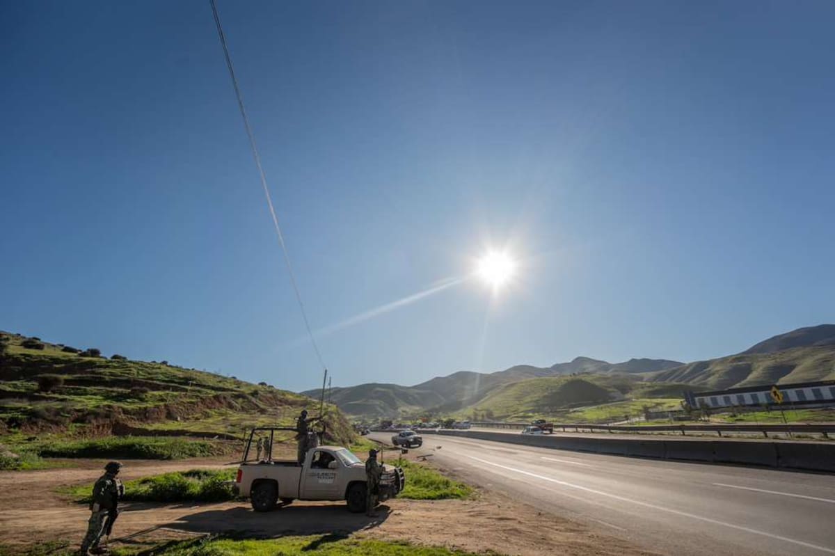 Localizan a un hombre sin vida y restos humanos; autoridades acordonaron la zona e iniciaron investigación. Foto: Border Zoom