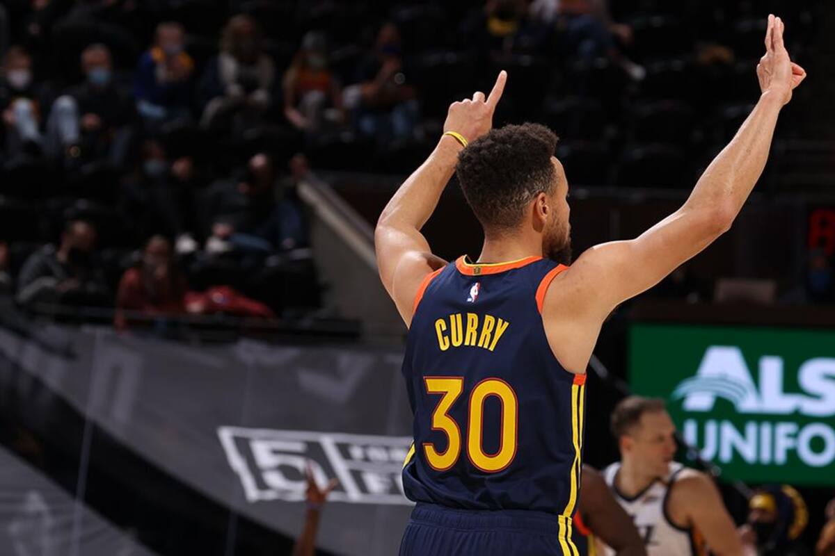 Stephen Curry se convierte en el segundo máximo anotador de triples en la historia