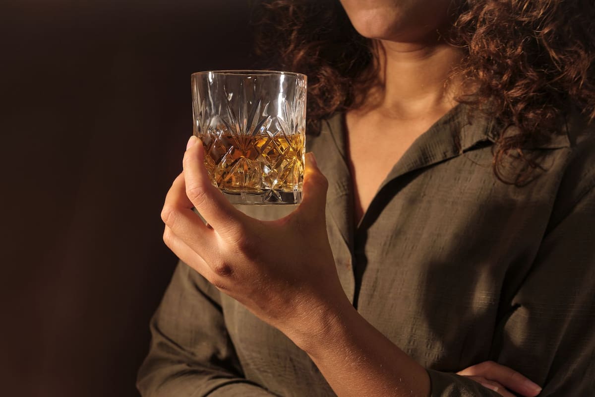 ¿Qué le pasa a tu cerebro cuando dejas de tomar alcohol? La bebida altera sus funciones, pero reducir el consumo puede favorecer la memoria, la atención y parte de la materia gris