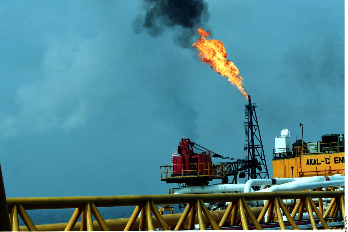 Petróleo inicia semana con pérdidas de casi 2 dólares luego del acuerdo de la OPEP+