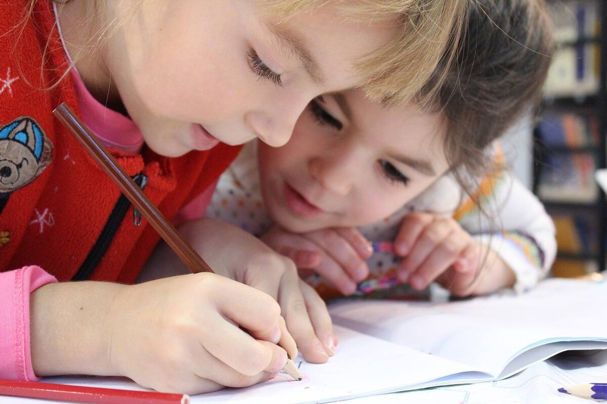Canadá cerrará escuelas ante tercera ola de contagios por Covid-19