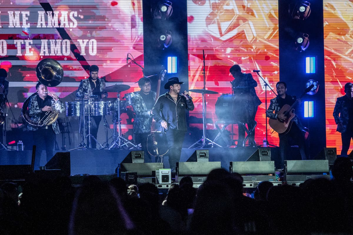 El cantante estuvo presente con su espectáculo en el Teatro del Pueblo de la Feria Nacional de Tijuana. Foto: Gustavo Suárez