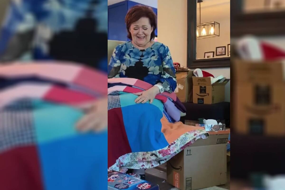 Video: Le regalan a su tía una cobija hecha con las camisas de su marido difunto