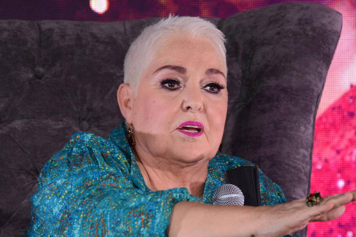 Lupita D’Alessio responde a la prensa sobre su actitud en el aeropuerto