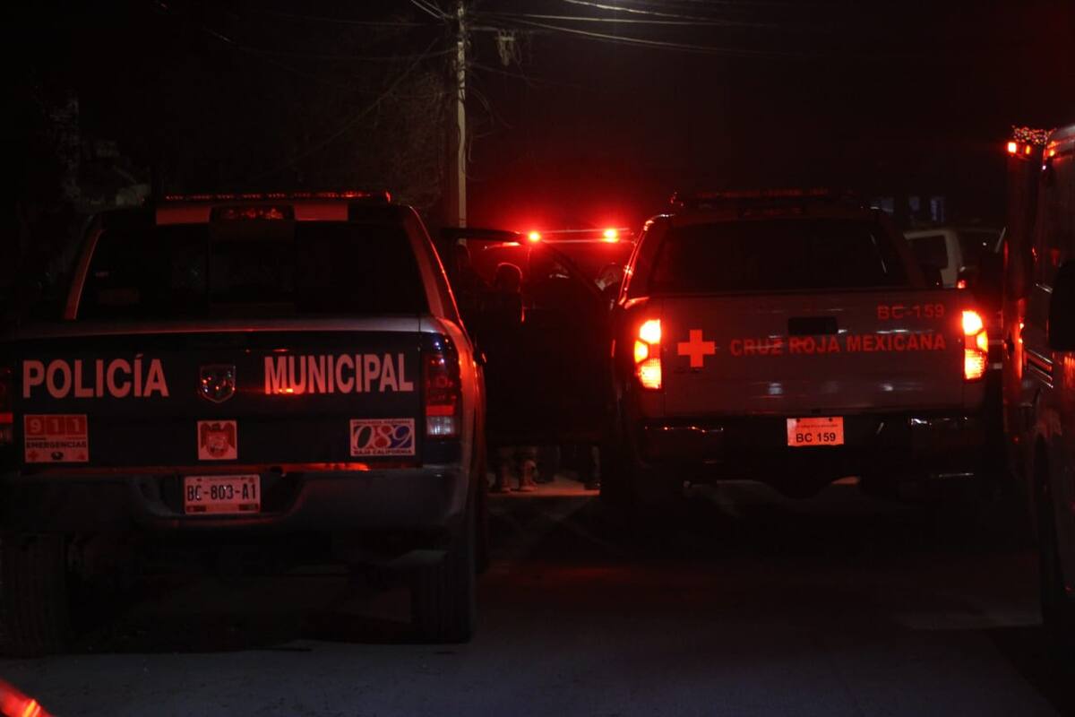 Automovilista impacta a vendedores ambulantes en Tijuana