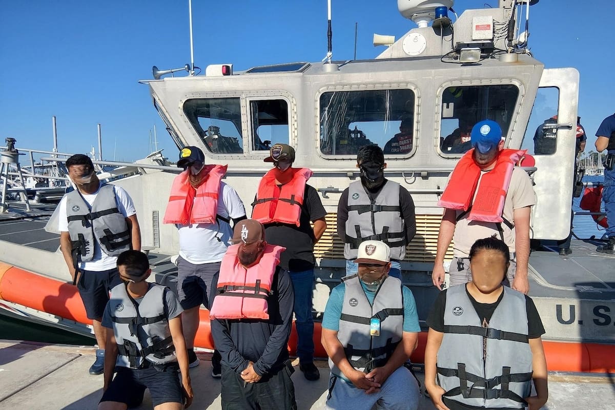 Intercepta Guardia Costera de EU a nueve presuntos migrantes en embarcación frente a San Diego