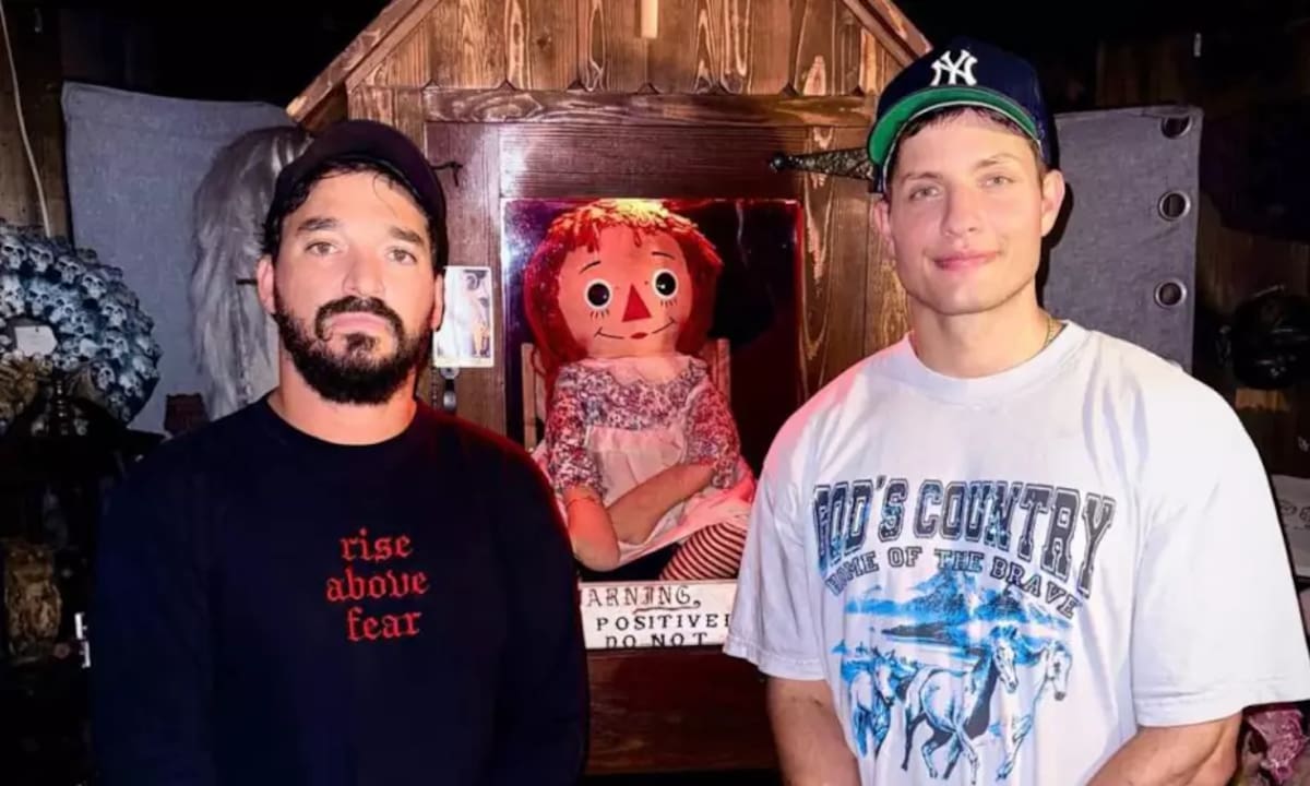 El comediante Matt Rife y su amigo Elton Castee planean abrir el museo de los Warren en Connecticut.