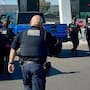 Escondió seis pistolas, 12 cargadores y casi 2 mil balas en las defensas de su carro para cruzarlas a México por Calexico
