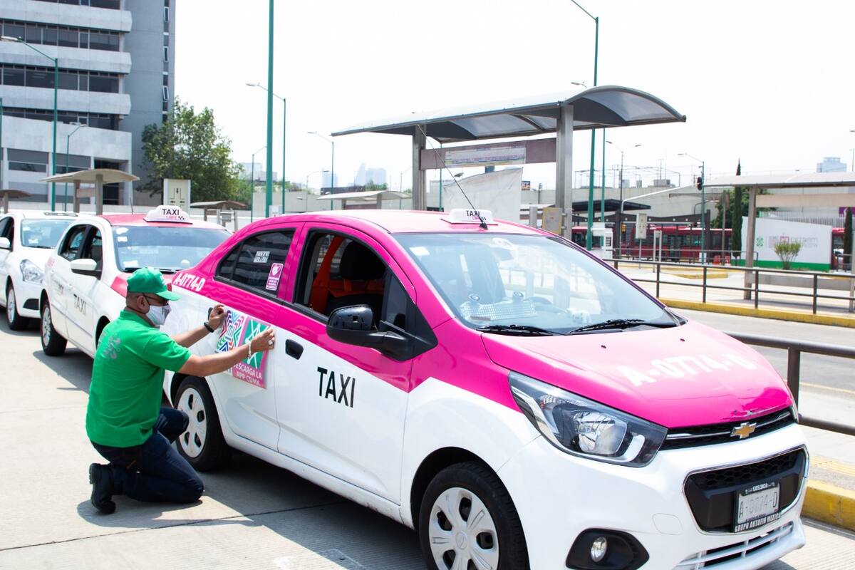 Gobierno de CDMX recomienda su app "Mi Taxi" ante altas tarifas de Uber y DiDi