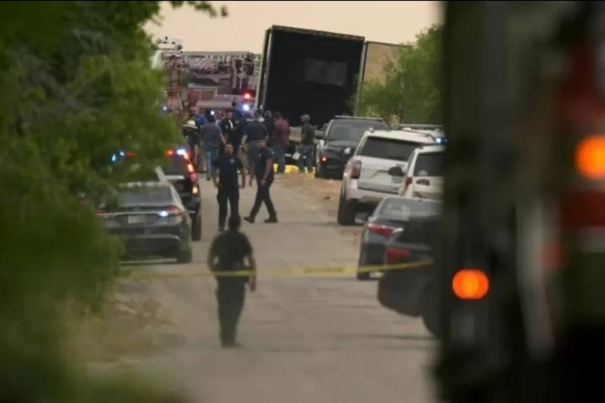 Ubican a residente de Ecatepec entre los 53 muertos en la caja de un trailer en Texas