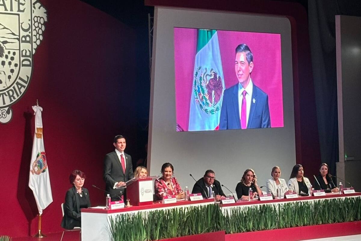 Toma protesta Román Cota Muñoz como presidente municipal de Tecate
