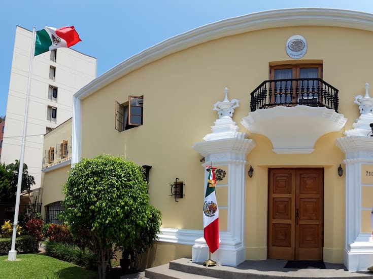 México defiende legalidad de asilo a Chávez y rechaza ruptura con Perú como “acto unilateral”