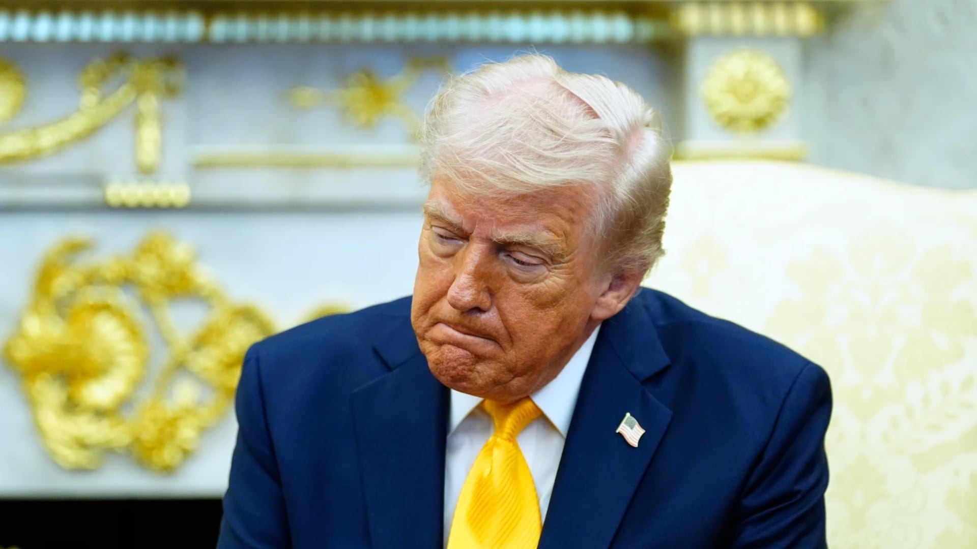 Donald Trump afirmó en su red social que Irán “ha muerto” y señaló al Partido Demócrata como nuevo enemigo de Estados Unidos, mientras no hay confirmación internacional de los hechos bélicos que menciona. /AP