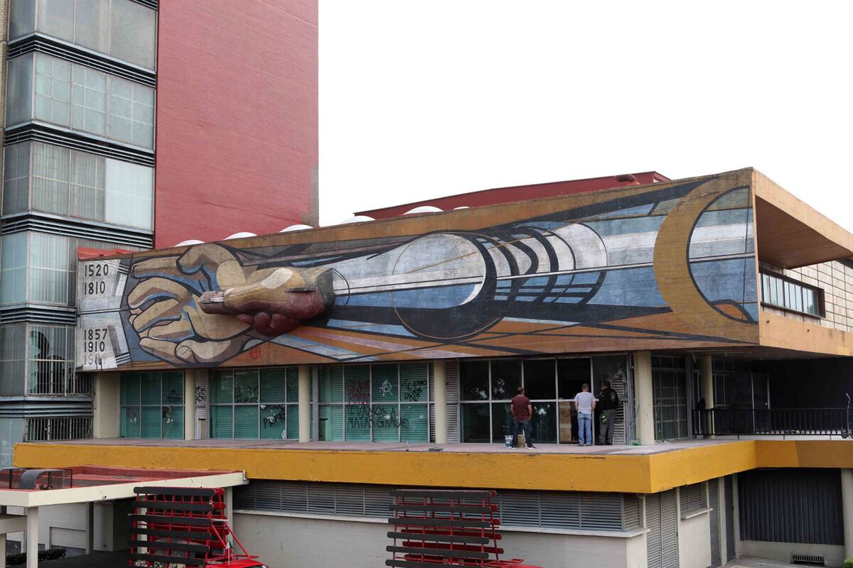 Inspeccionan daños del mural de Siqueiros en Rectoría