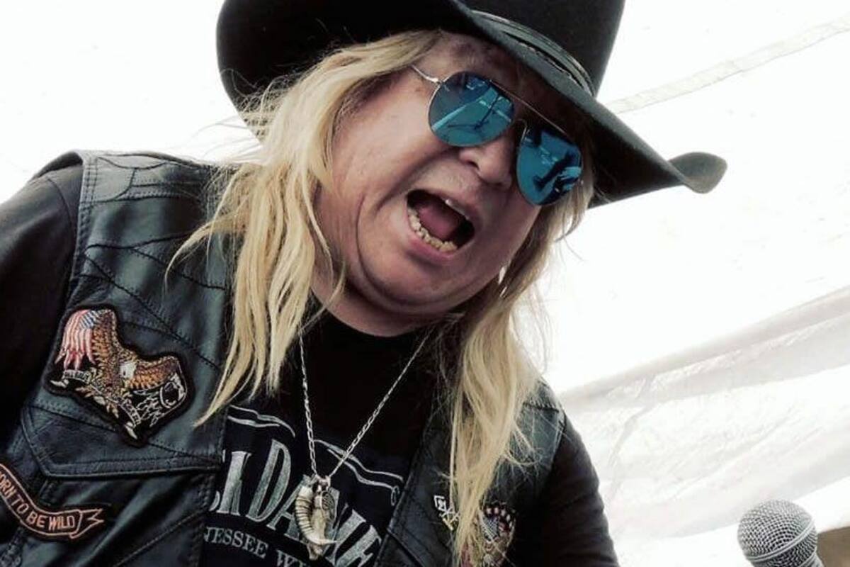 Tras muerte de Charlie Monttana, liberan documental del "vaquero rockanrolero"