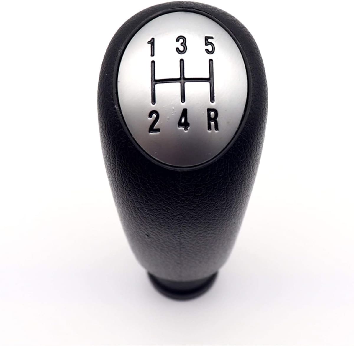 En las palancas de cambios manuales o estándar dónde no se incluye la "N", la posición suele estar en medio.