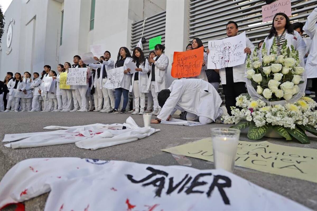 Velan restos de Francisco Javier, estudiante de medicina asesinado en Puebla