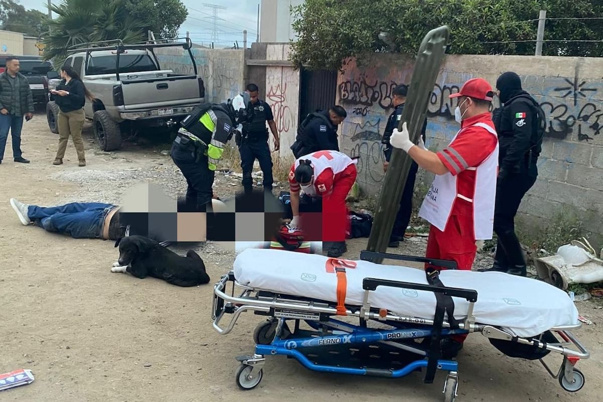 Ataque armado en colonia Constitución: un muerto, un herido y dos armas aseguradas; agresores siguen prófugos