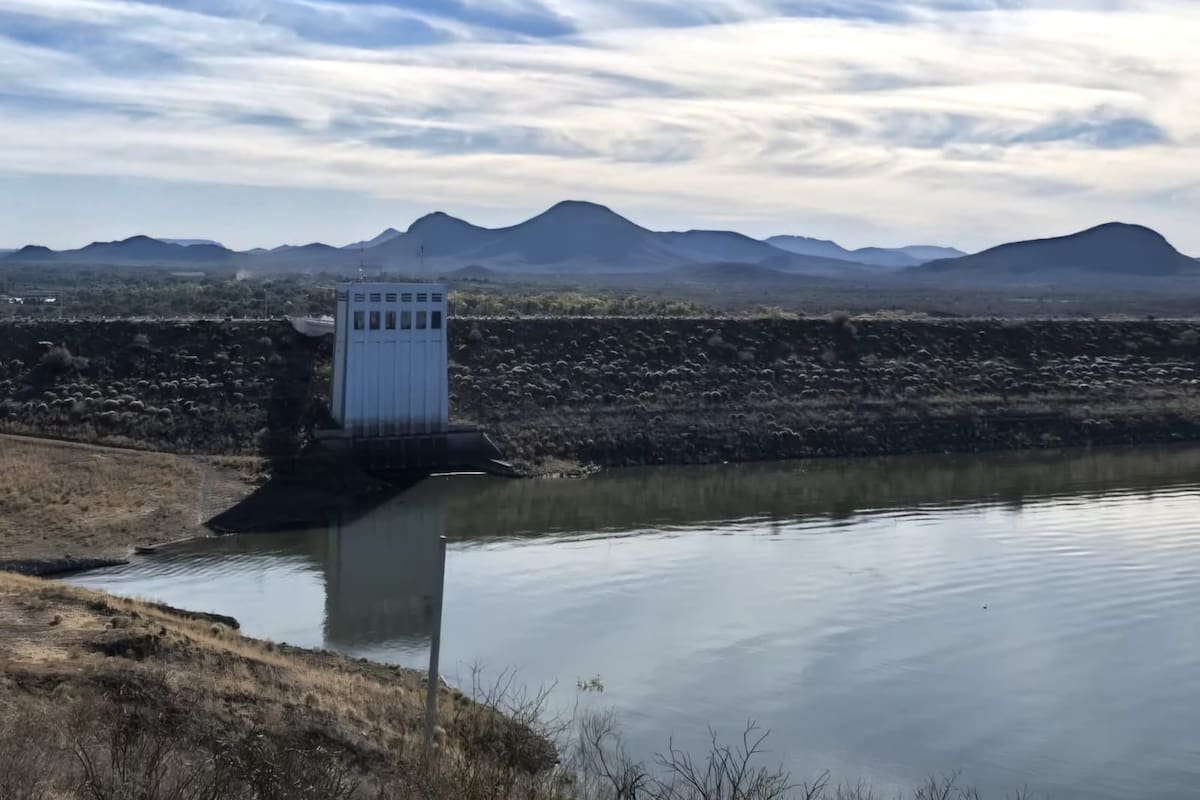 Continúa trasvase de agua del Novillo al Oviáchic