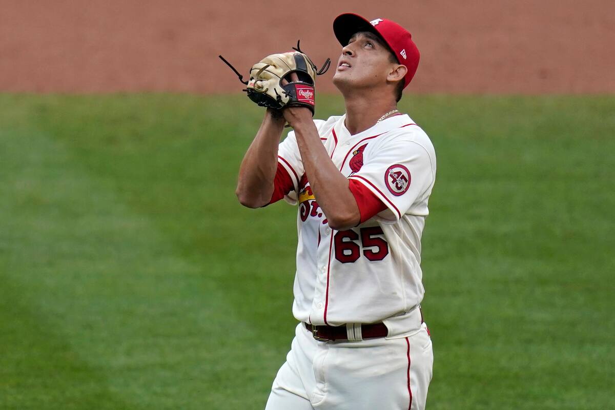 Giovanny Gallegos lanza entrada en blanco y llega a seis holds