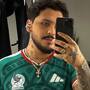 Christian Nodal se suma al ambiente mundialista al posar con la camiseta de México