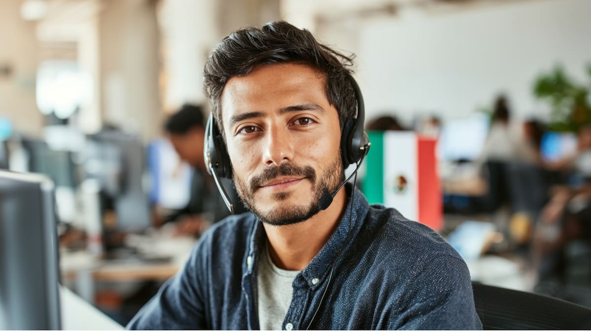 ¿Cuánto ganan realmente los trabajadores de call center en México en comparación con Estados Unidos, España y otros países de la OCDE? Guía 2025 con datos oficiales sobre salarios, jornadas y condiciones laborales