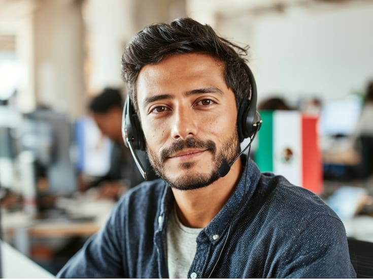 ¿Cuánto ganan realmente los trabajadores de call center en México en comparación con Estados Unidos, España y otros países de la OCDE? Guía 2025 con datos oficiales sobre salarios, jornadas y condiciones laborales