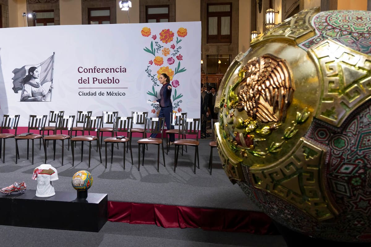 Cuauhtémoc, Ciudad de México. 18 de noviembre 2025. Conferencia de prensa matutina en el salón de la Tesorería de Palacio Nacional. Foto: Juan Carlos Buenrostro/Presidencia