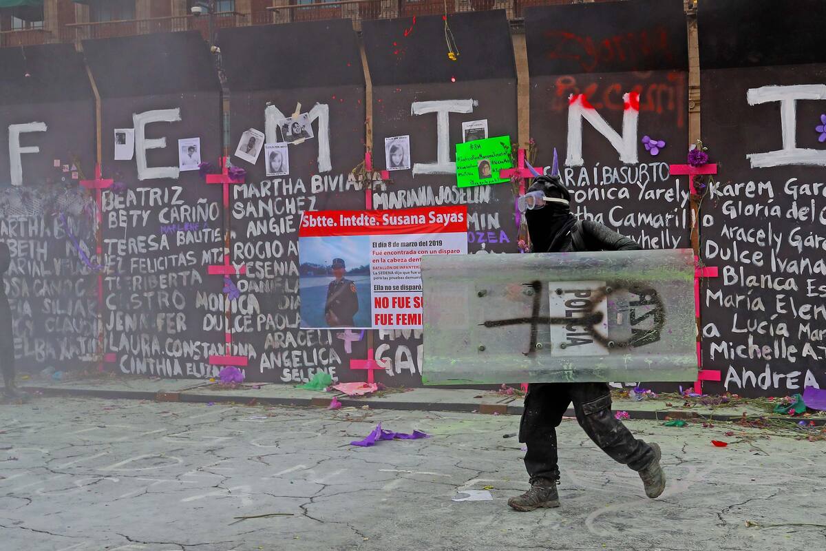 Hubo gas en marcha 8M, pero no provino de policía de CDMX, aclaran autoridades capitalinas